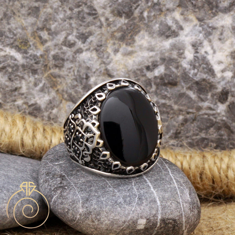 Onyx Silver Men’s Antique Ring