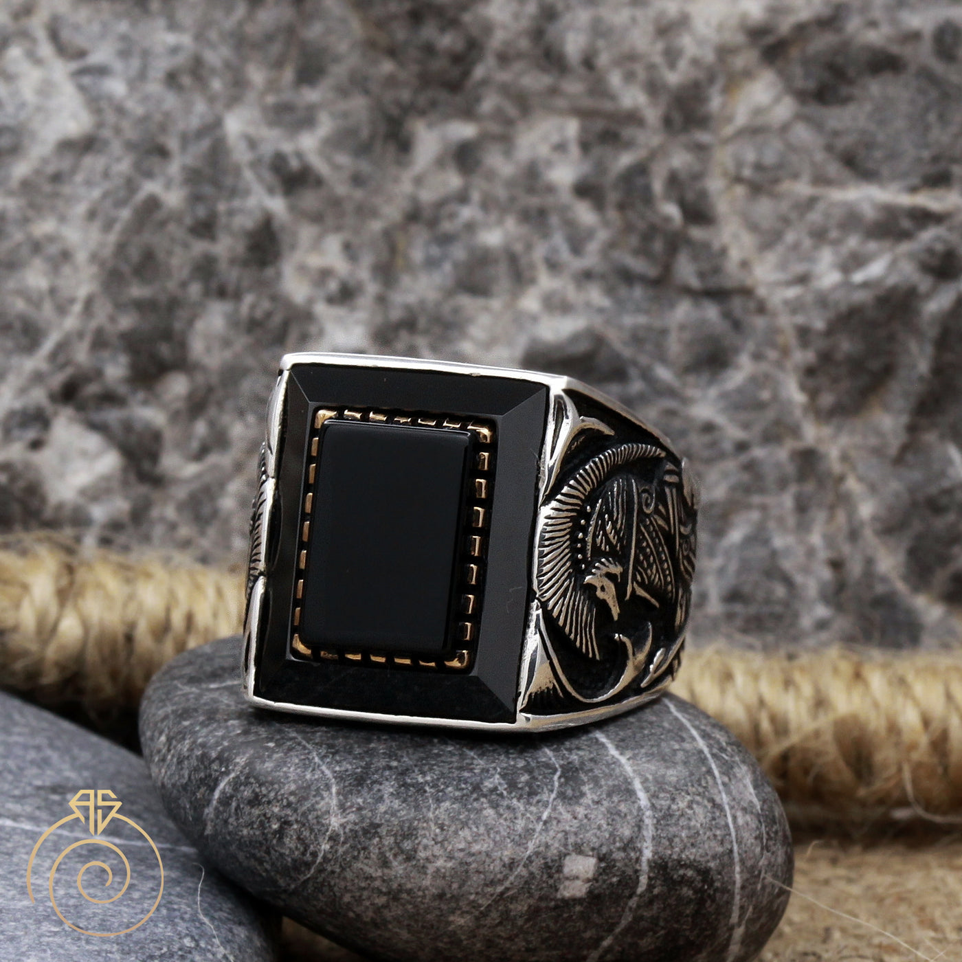 Silver men's ring with black stone | JewelryAndGems.eu